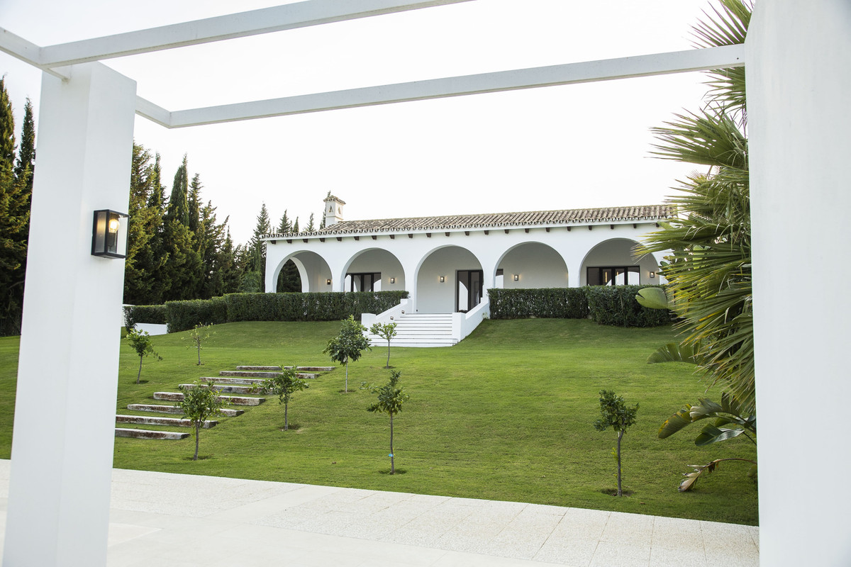 Villa te koop in Estepona 47