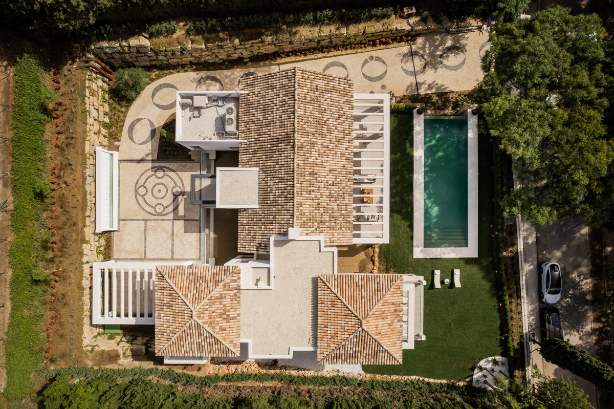 Villa for sale in Estepona 44