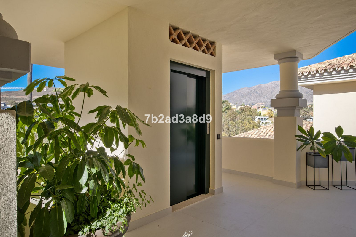 Penthouse for sale in Marbella - Nueva Andalucía 12