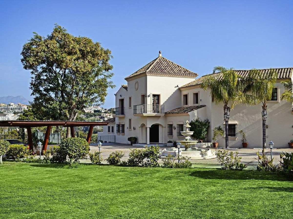 Villa te koop in Estepona 21