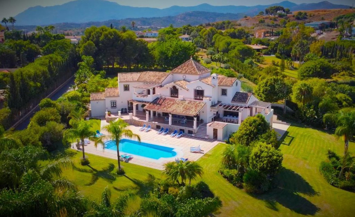 Villa te koop in Estepona 22