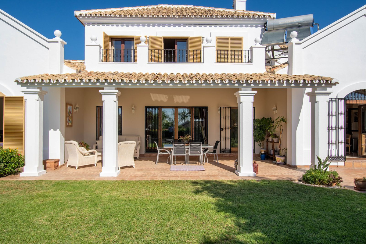 Villa for sale in Estepona 50