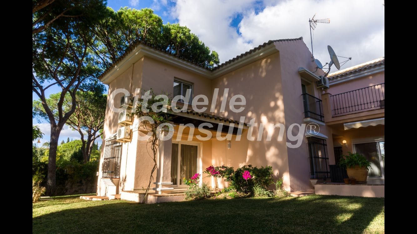 Haus zum Verkauf in Marbella - East 15