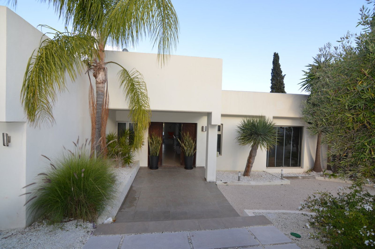 Villa for sale in Marbella - San Pedro and Guadalmina 18