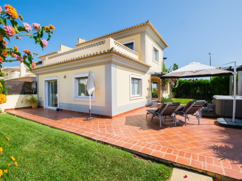 Maison de ville à vendre à Loulé 2