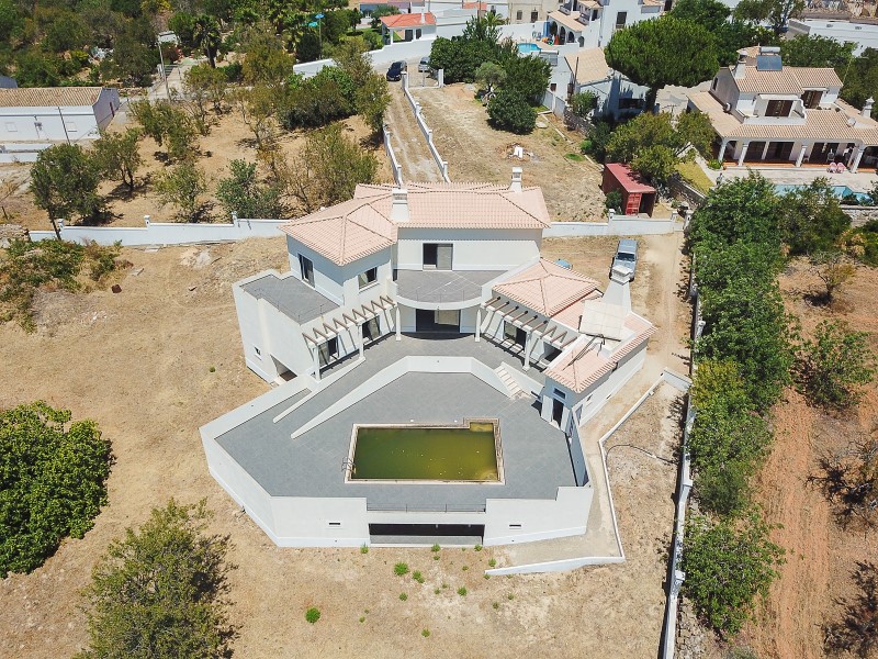 Villa à vendre à Loulé 4