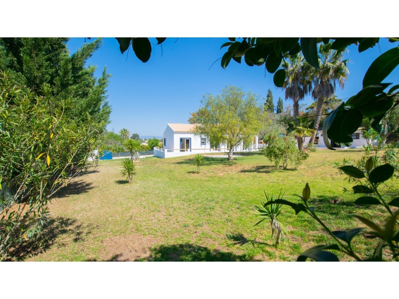 Villa for sale in Lagoa 15