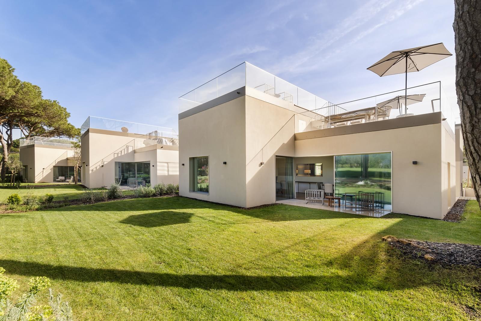 Villa for sale in Cascais and Estoril 2