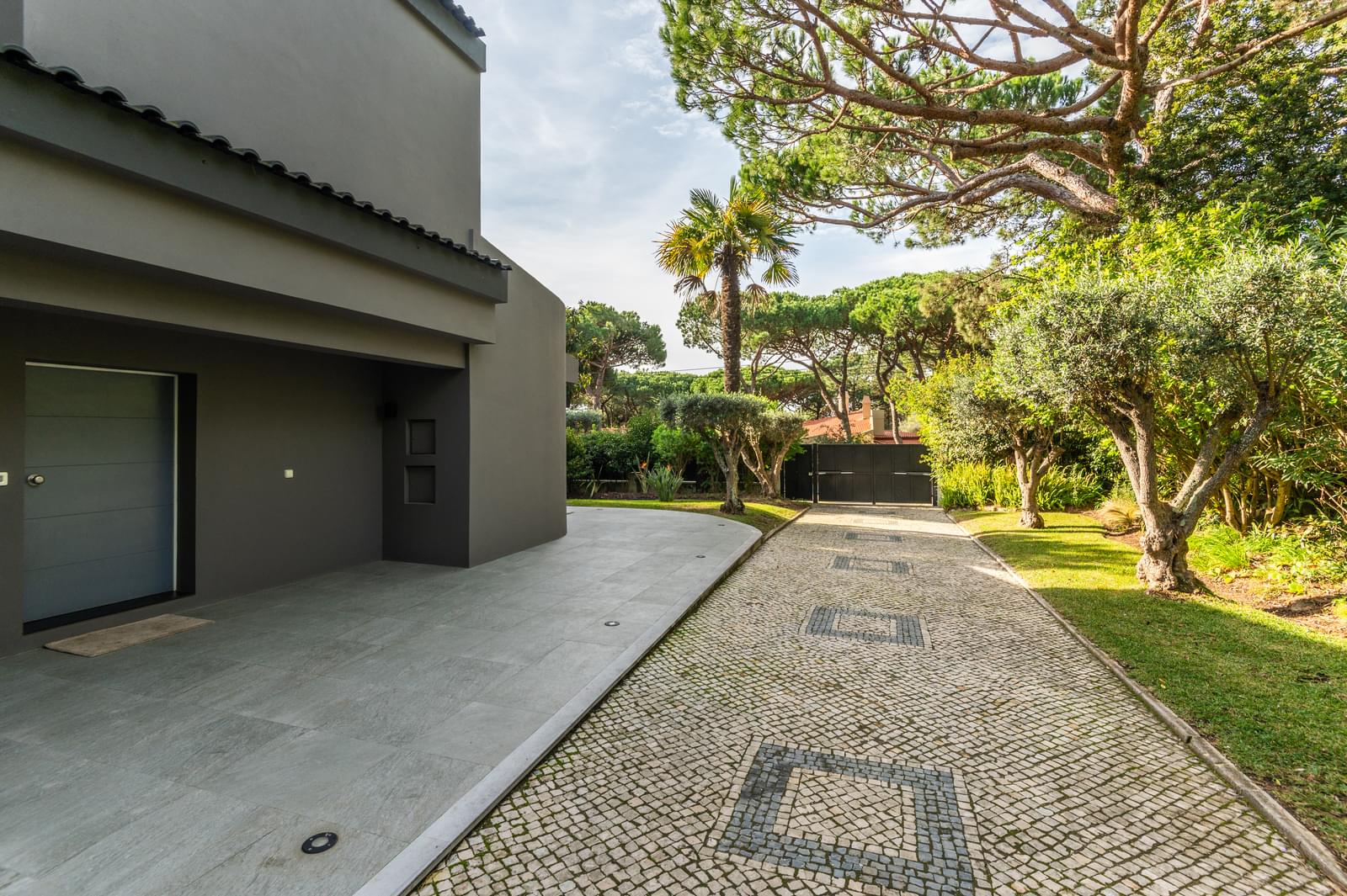 Villa for sale in Cascais and Estoril 9