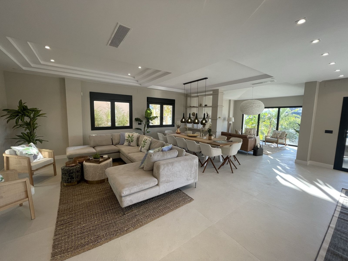 Villa for sale in Marbella - East 7