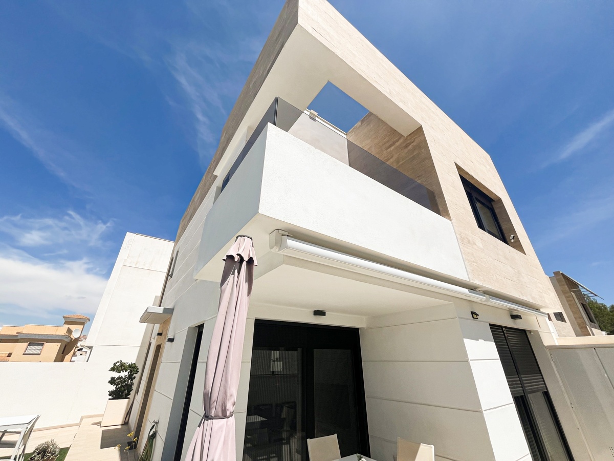 Villa for sale in Alicante 3