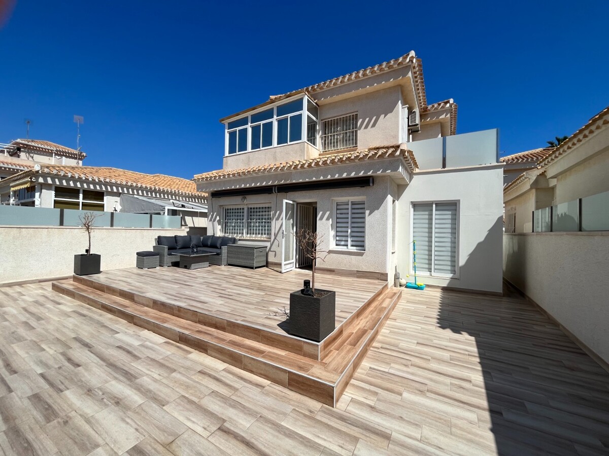 Property Image 595631-playa-flamenca-i-villa-3-2