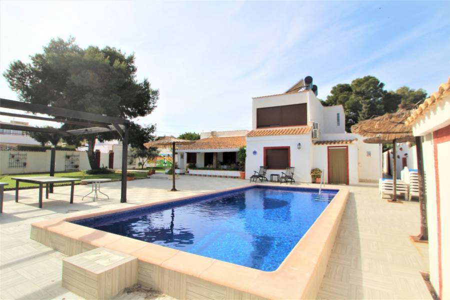 Villa à vendre à Alicante 42