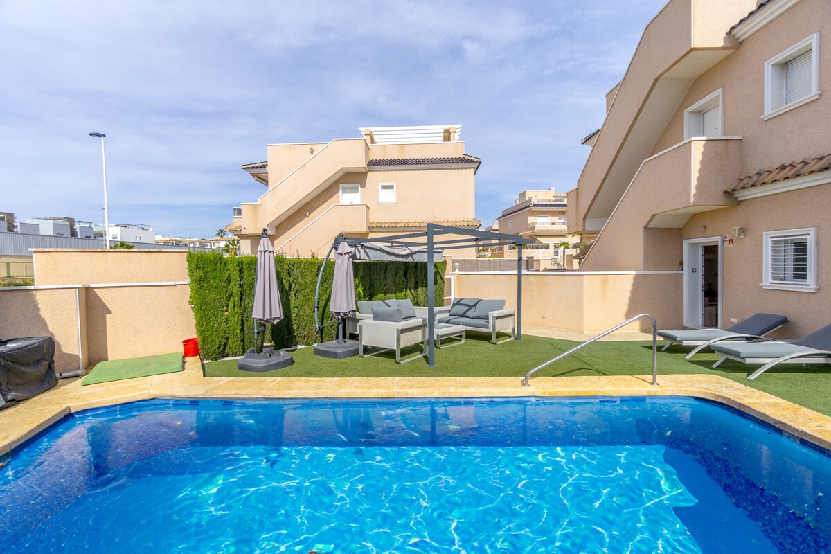 Apartment for sale in Torrevieja and surroundings 1