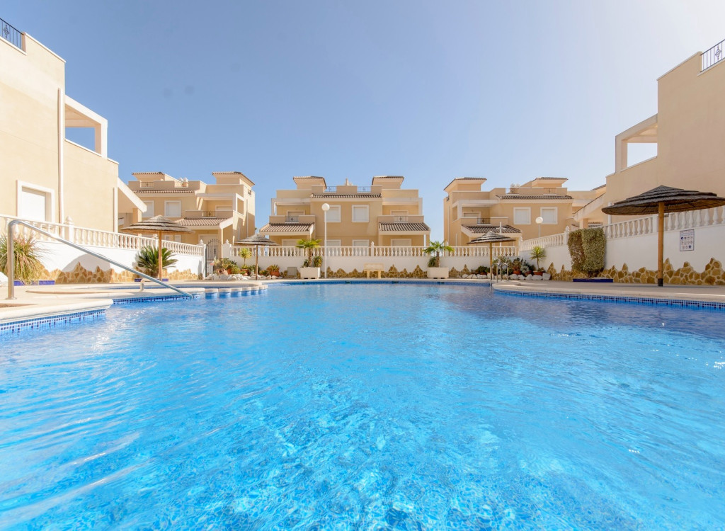 Townhouse te koop in Alicante 34