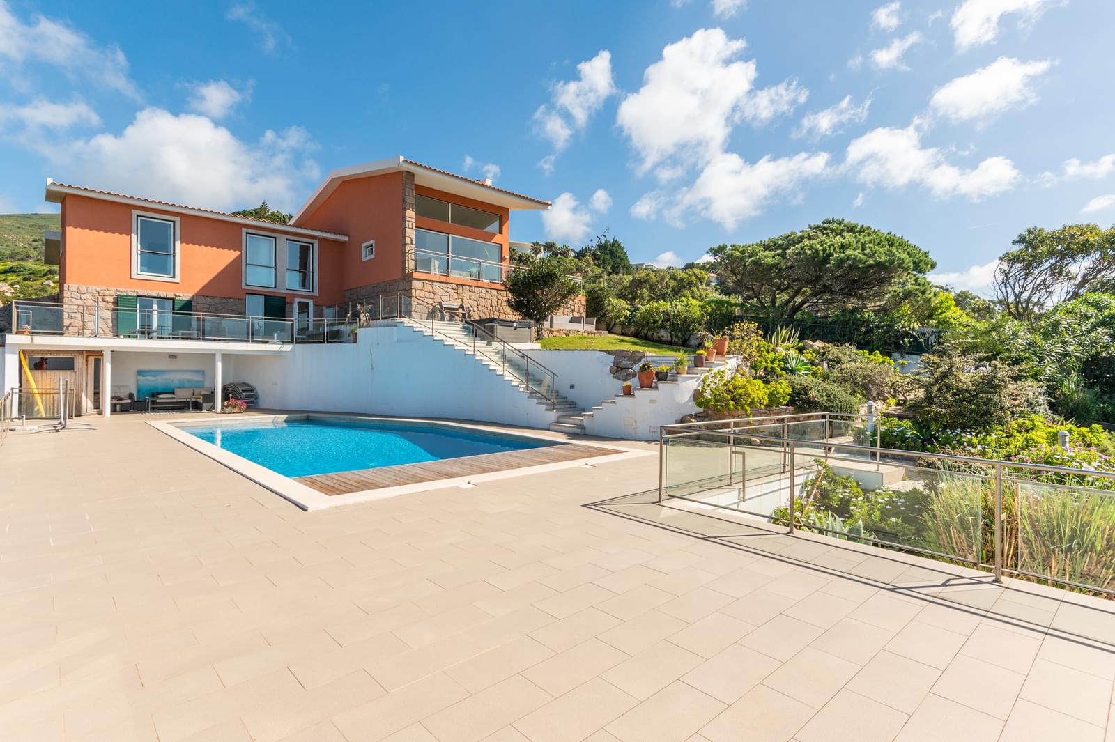 Villa for sale in Cascais and Estoril 17