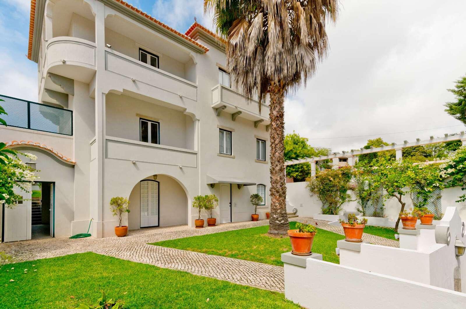 Villa for sale in Cascais and Estoril 3