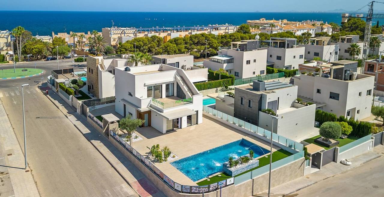 Villa te koop in Alicante 7