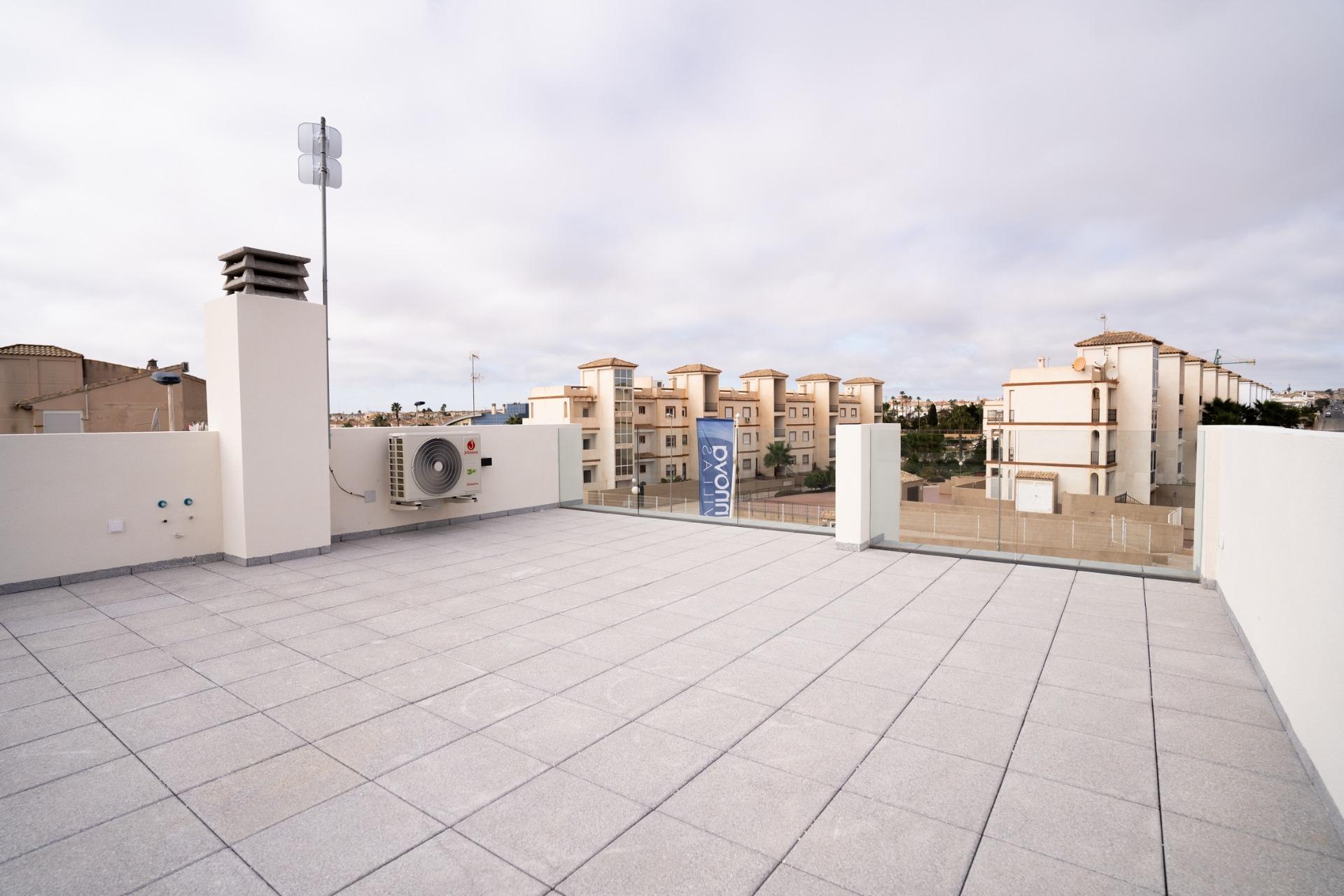 Townhouse for sale in Alicante 38