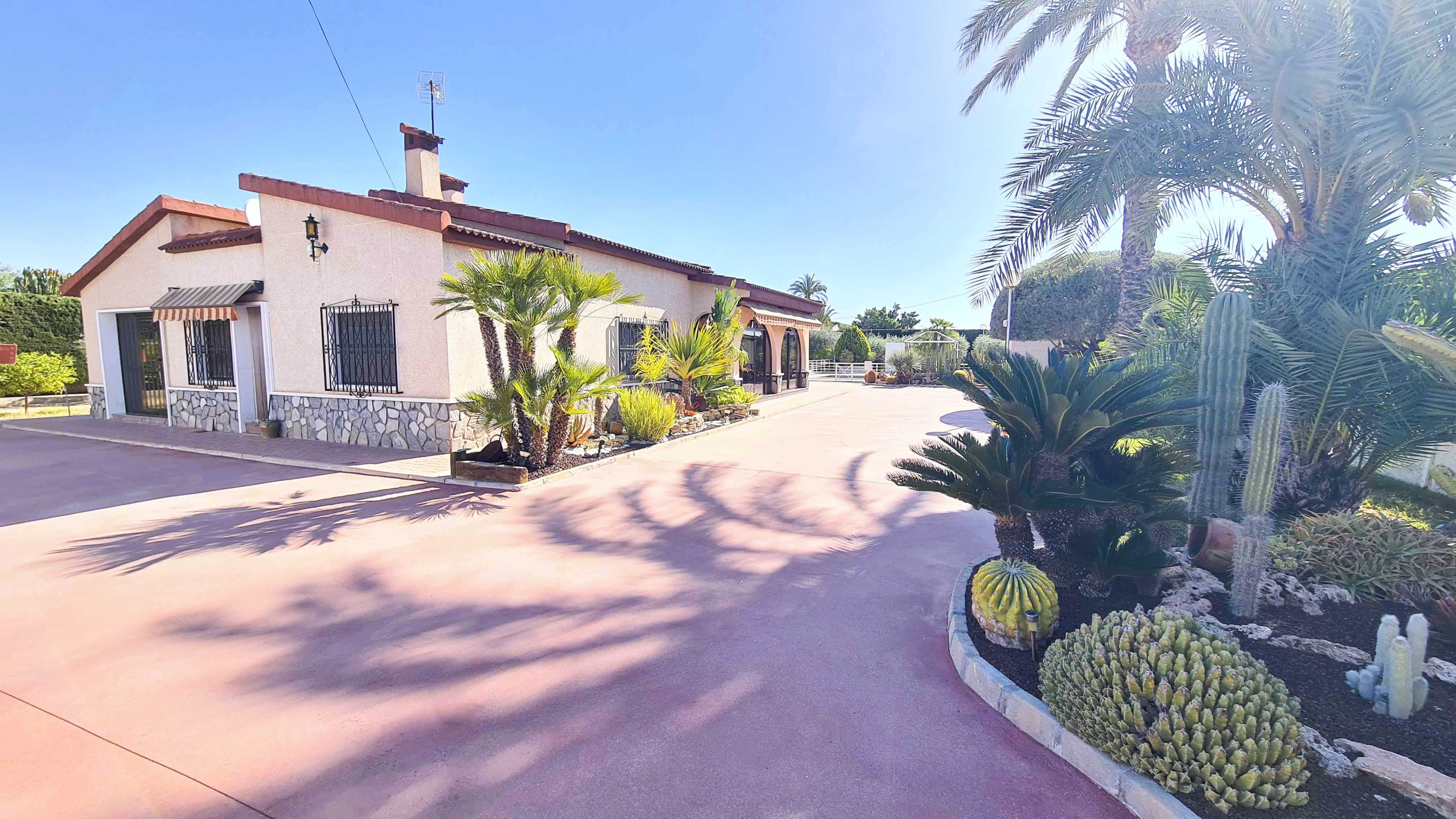 Countryhome for sale in Elche 2