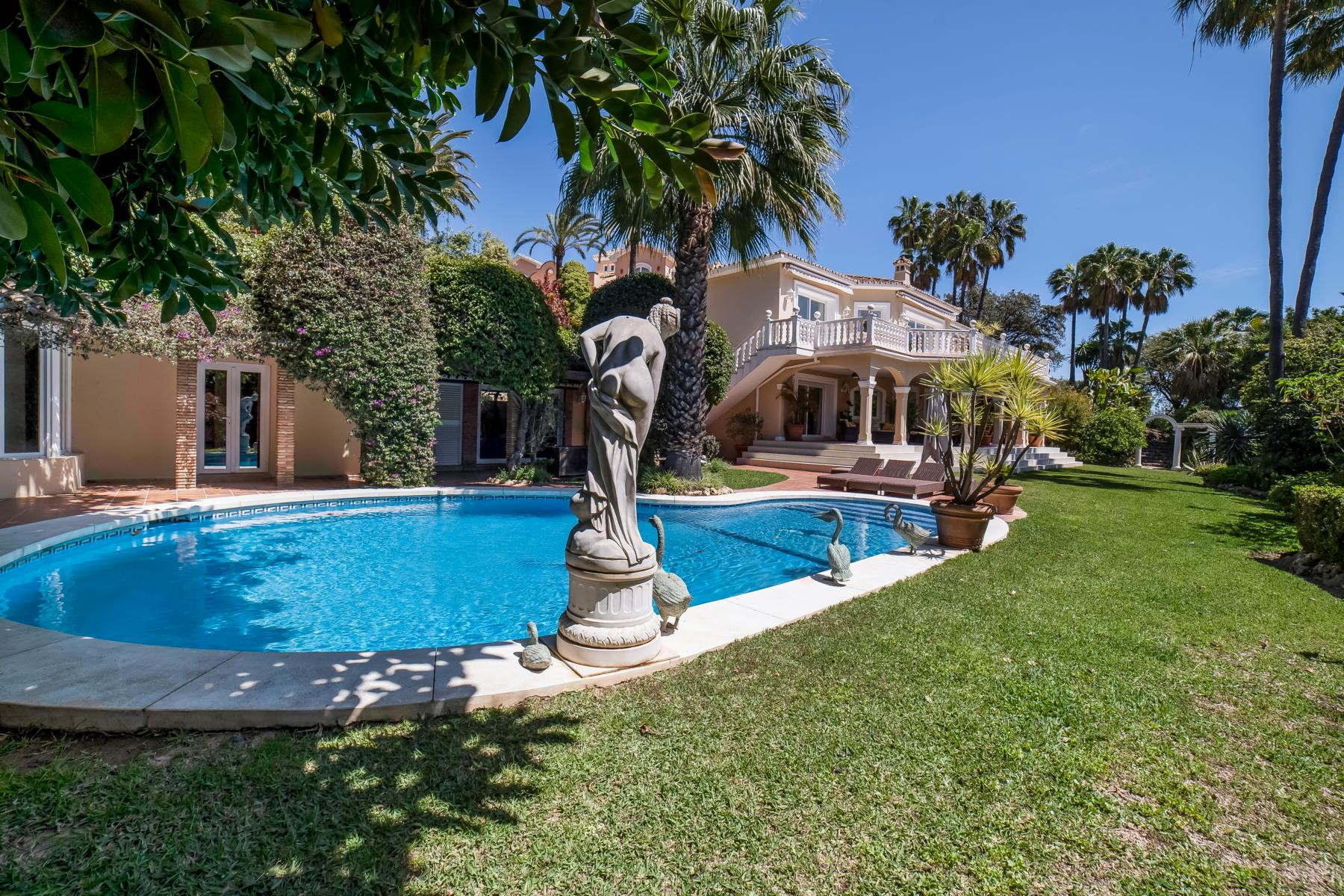 Villa for sale in Marbella - East 31