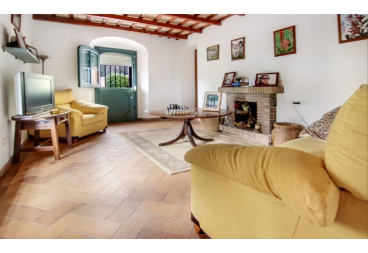 Countryhome for sale in Campo de Gibraltar 15