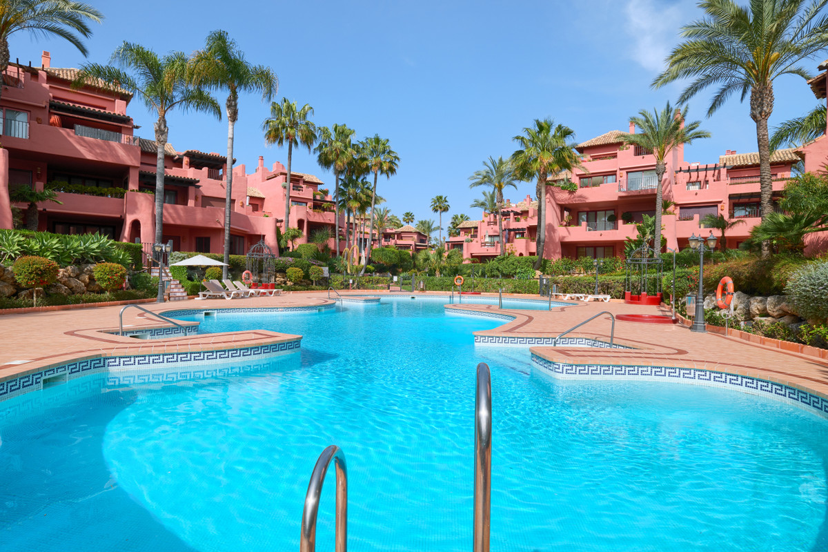 Penthouse te koop in Estepona 1