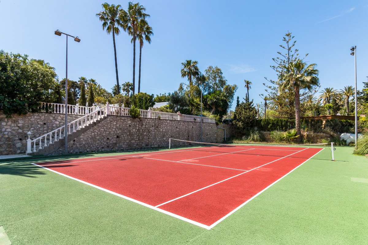 Villa à vendre à Estepona 4