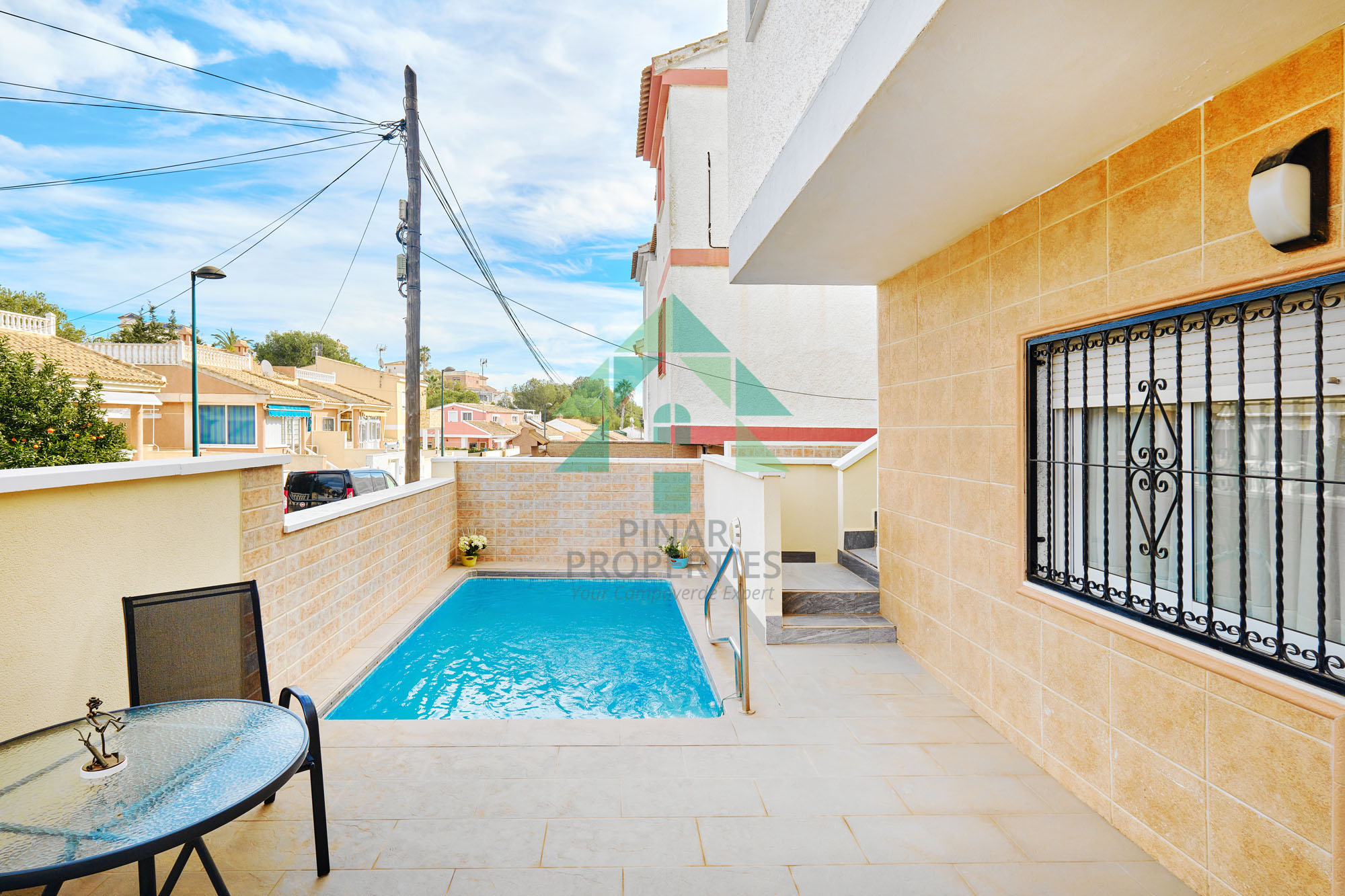 Townhouse for sale in Alicante 1