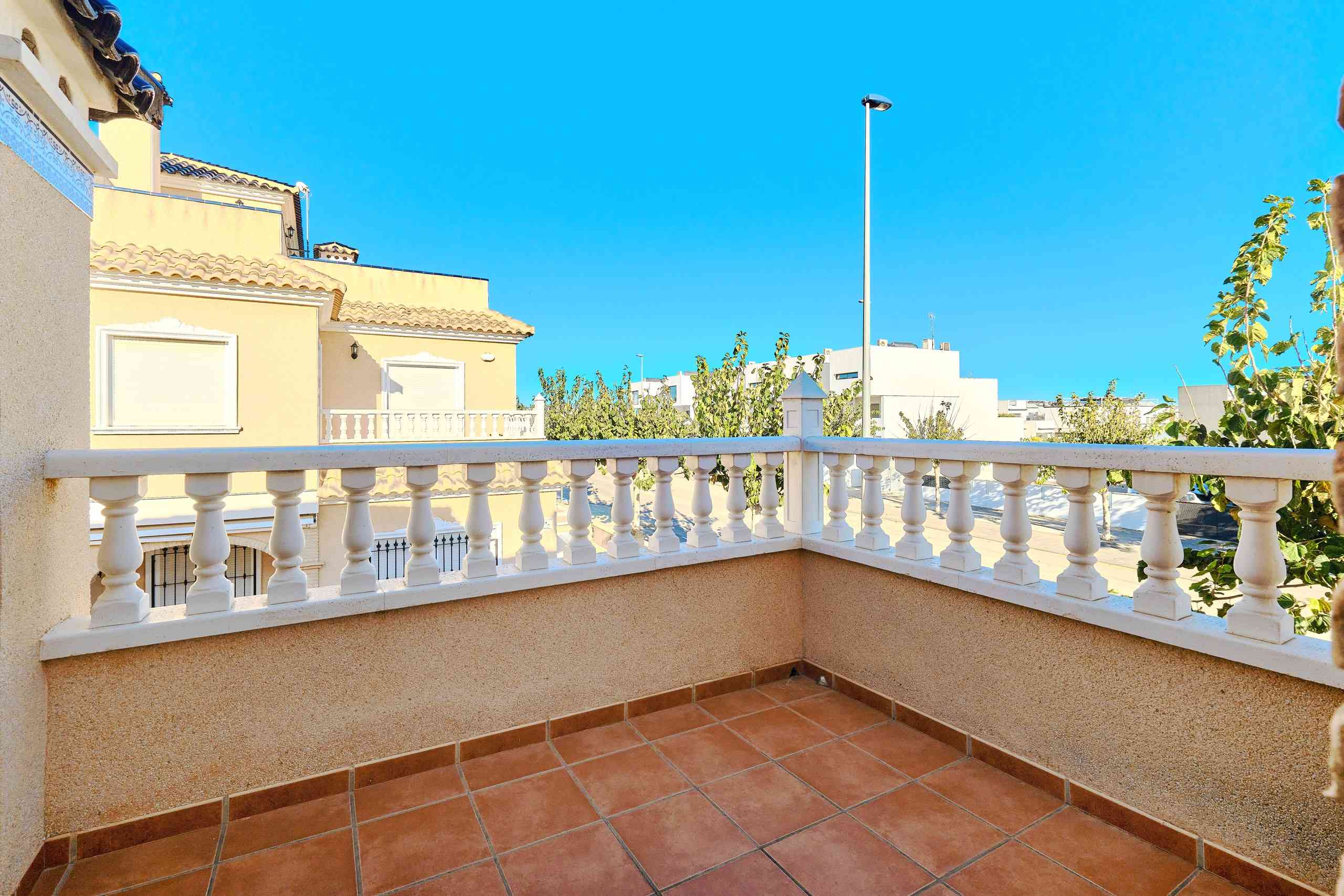 Villa à vendre à Alicante 28