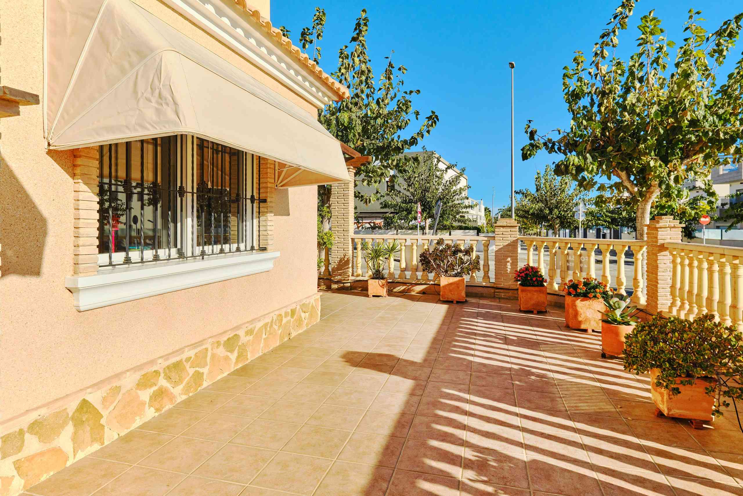 Villa for sale in Alicante 38