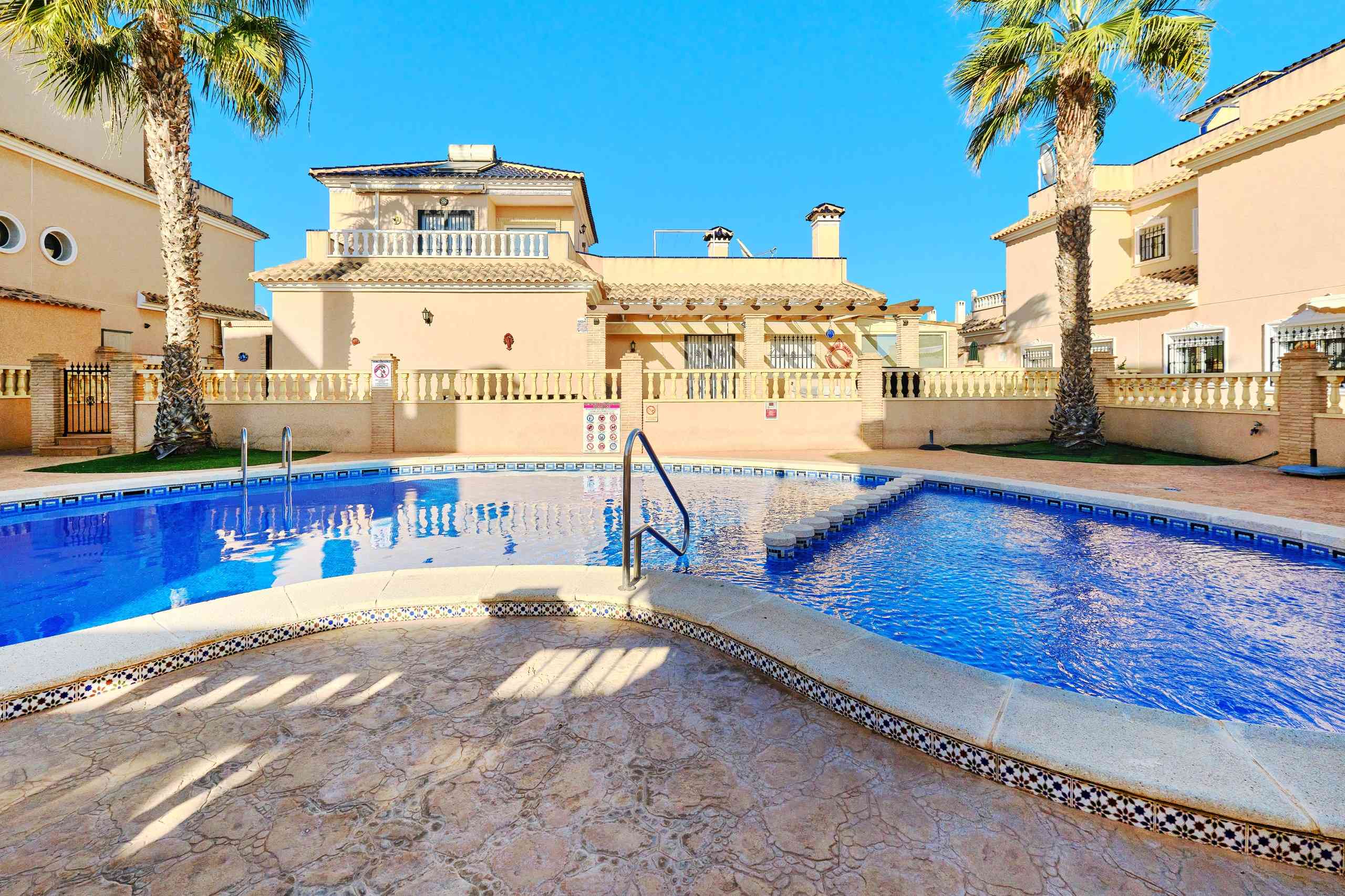 Villa for sale in Alicante 47