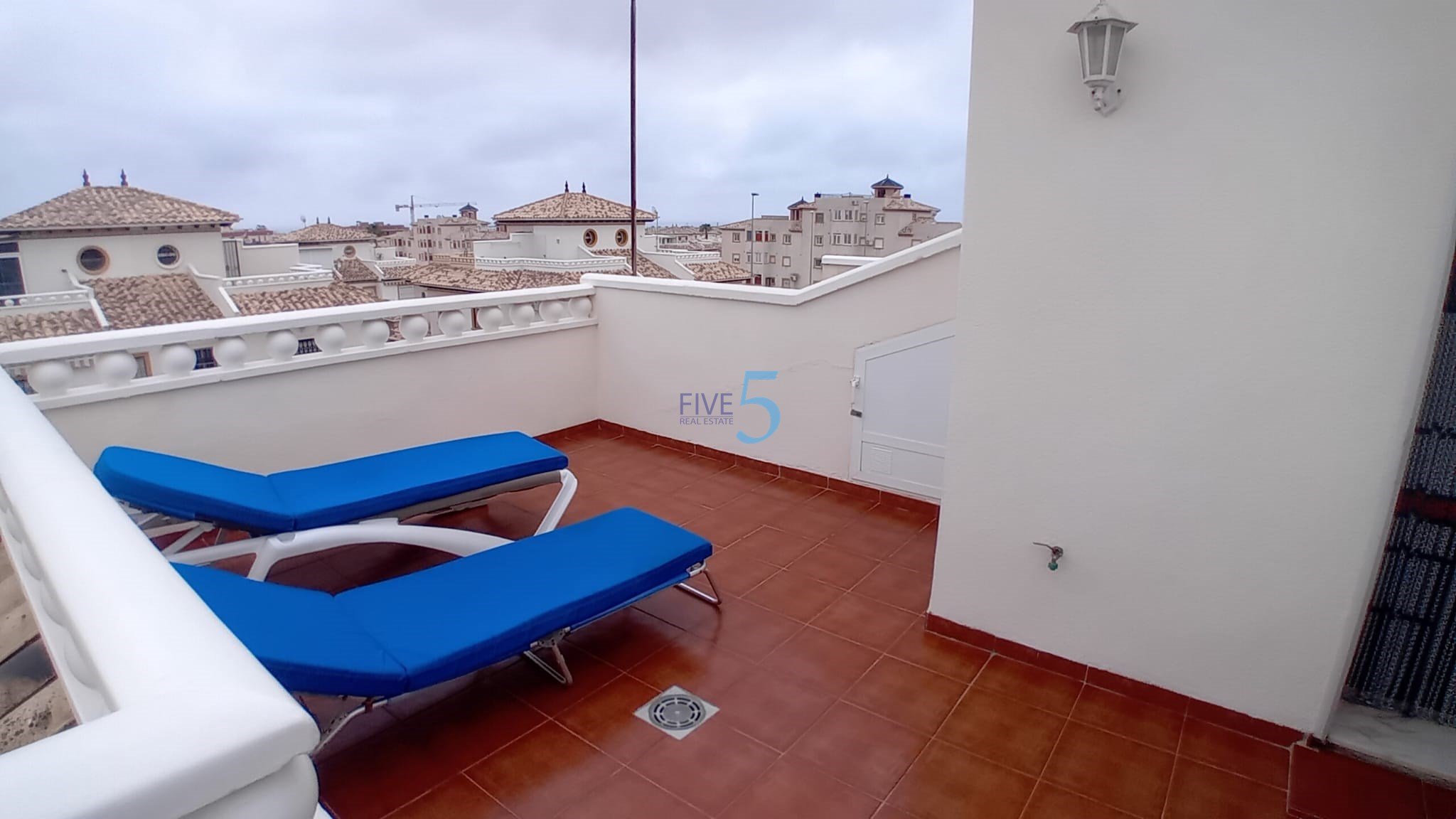 Townhouse te koop in Alicante 18