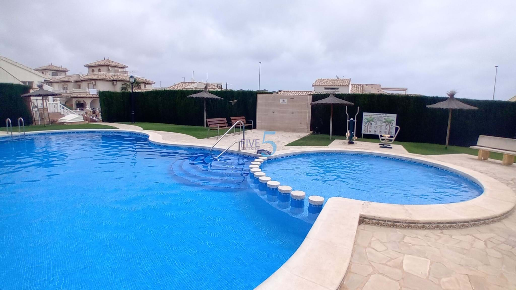 Townhouse for sale in Alicante 2