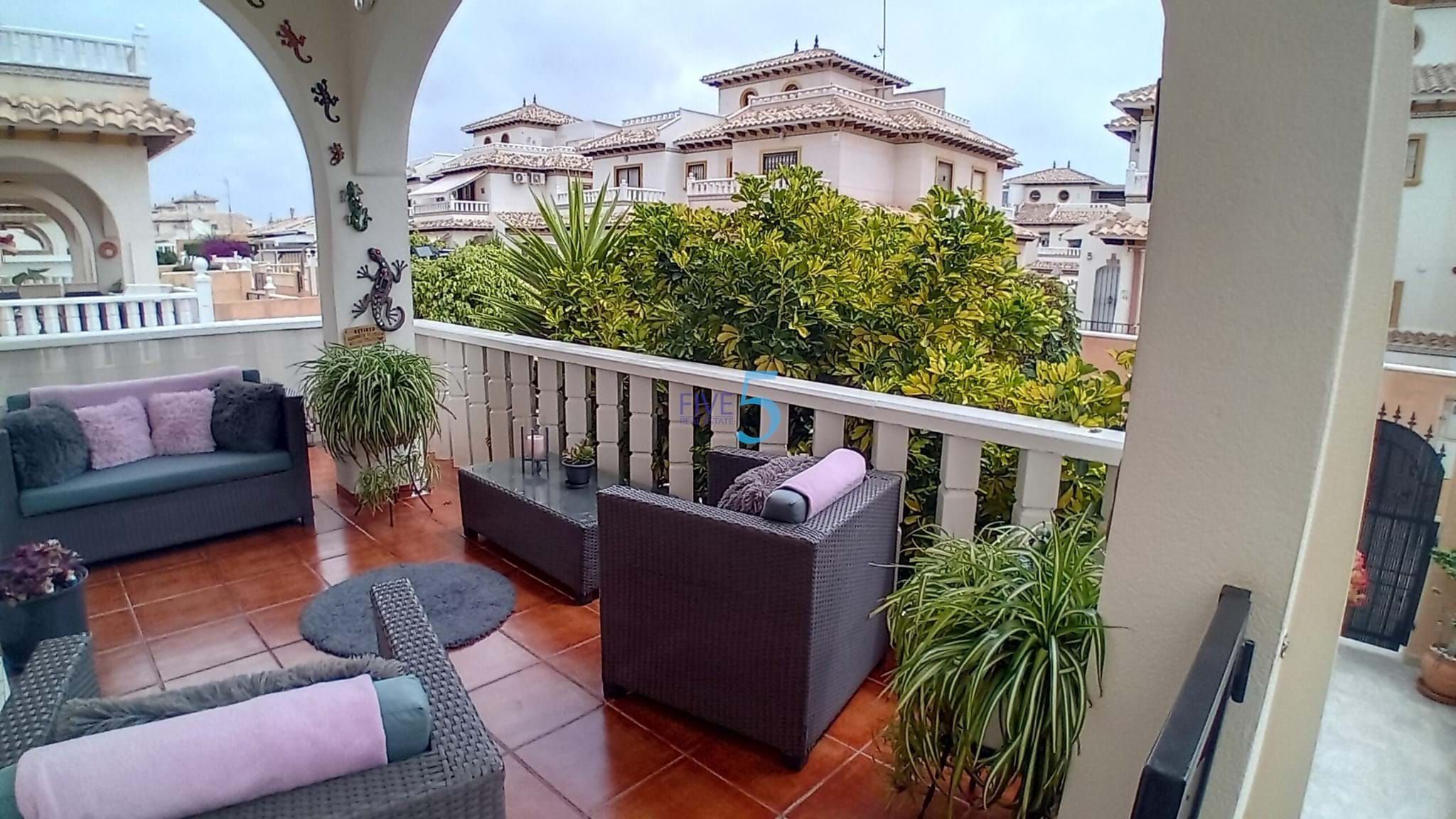 Townhouse te koop in Alicante 4