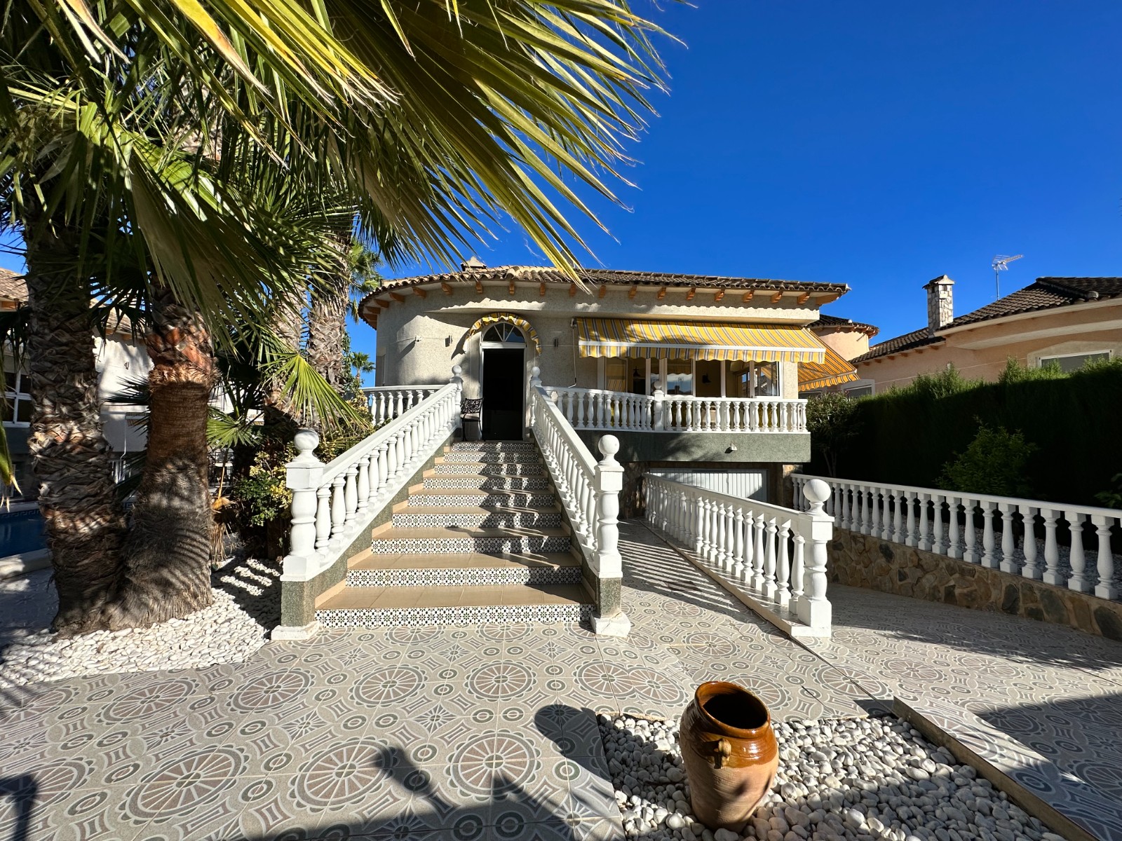 Villa for sale in Alicante 4