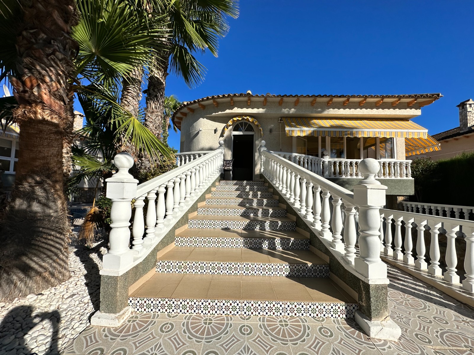 Villa for sale in Alicante 41