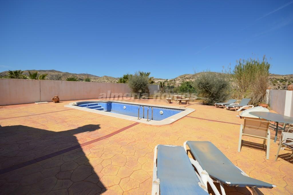 Villa for sale in Almería and surroundings 2