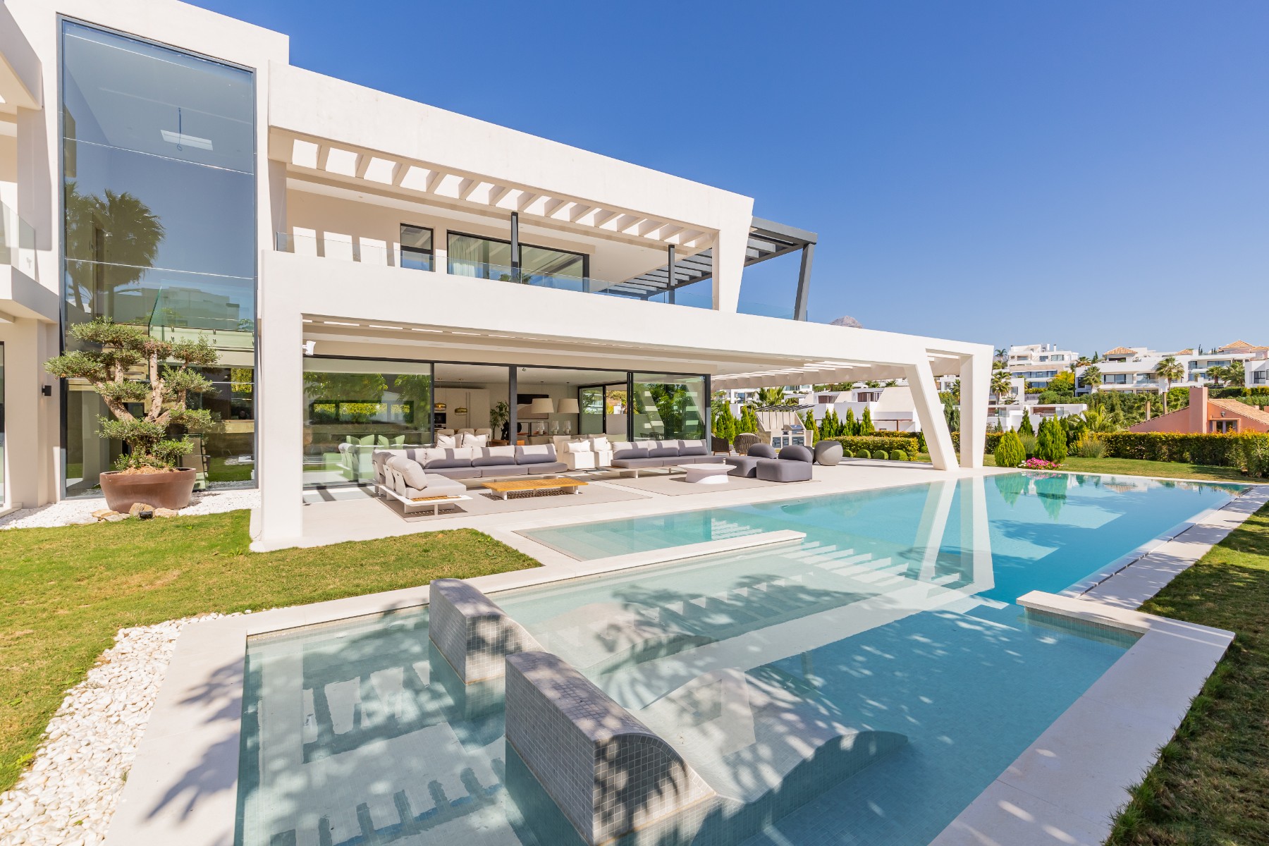 Villa for sale in Marbella - Nueva Andalucía 32