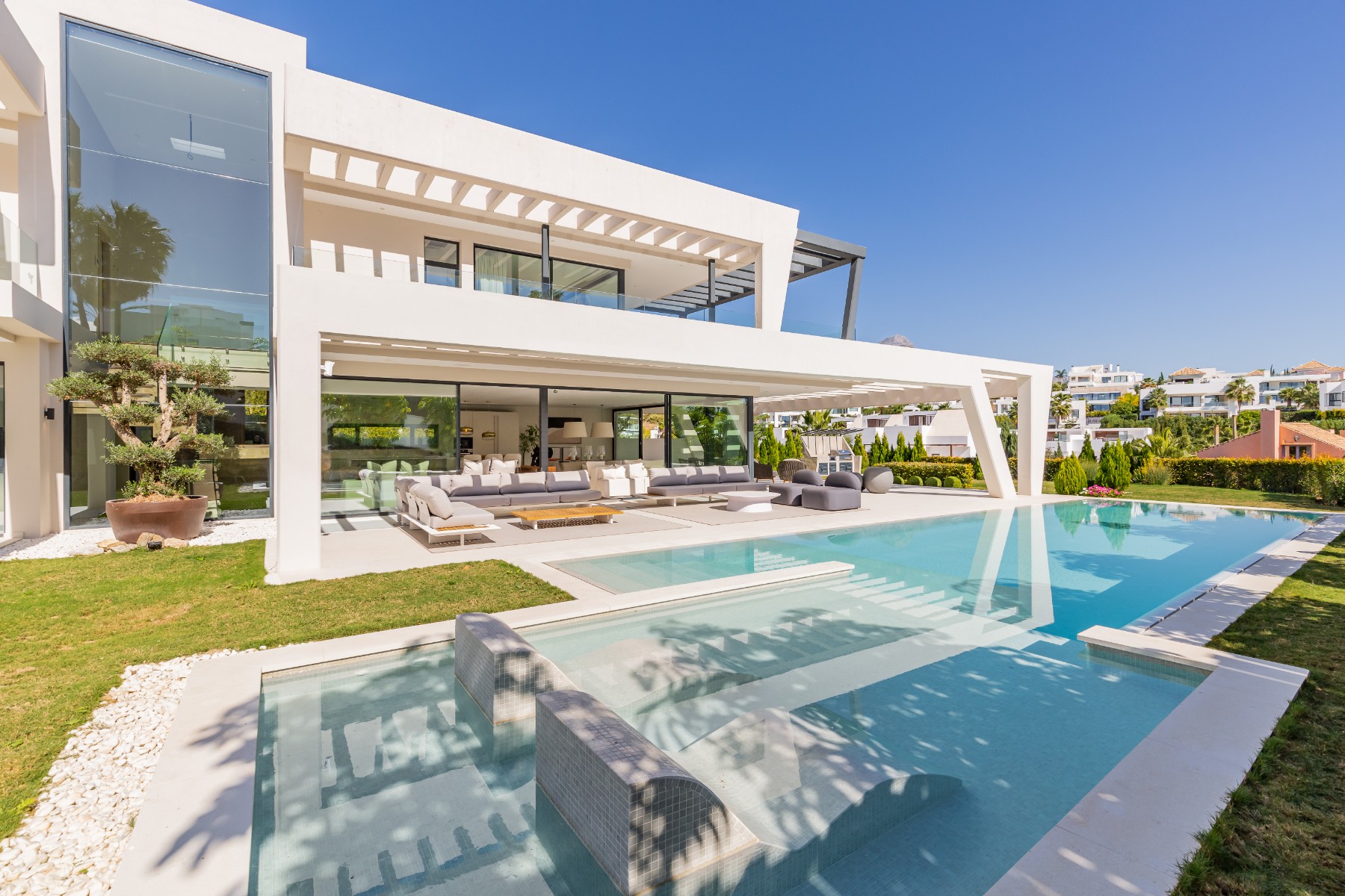 Villa te koop in Marbella - Nueva Andalucía 32