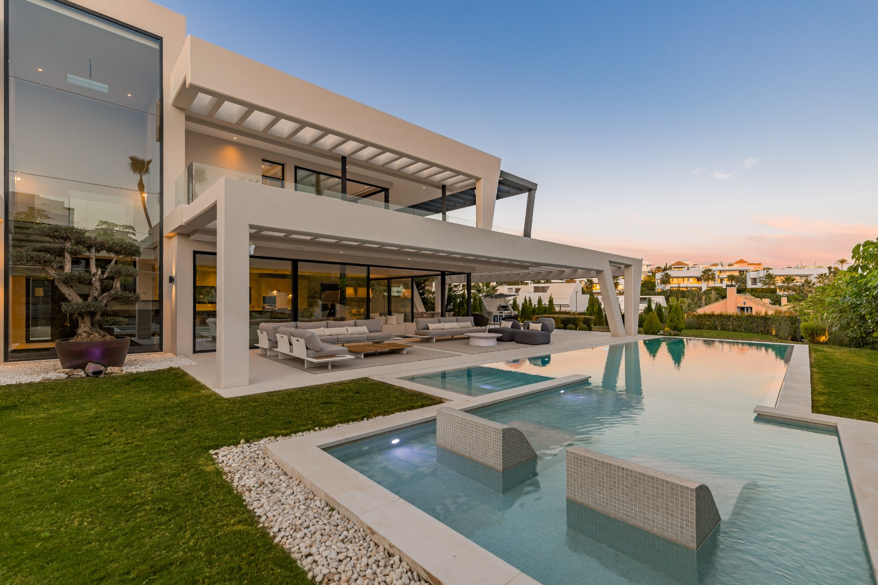 Villa te koop in Marbella - Nueva Andalucía 36