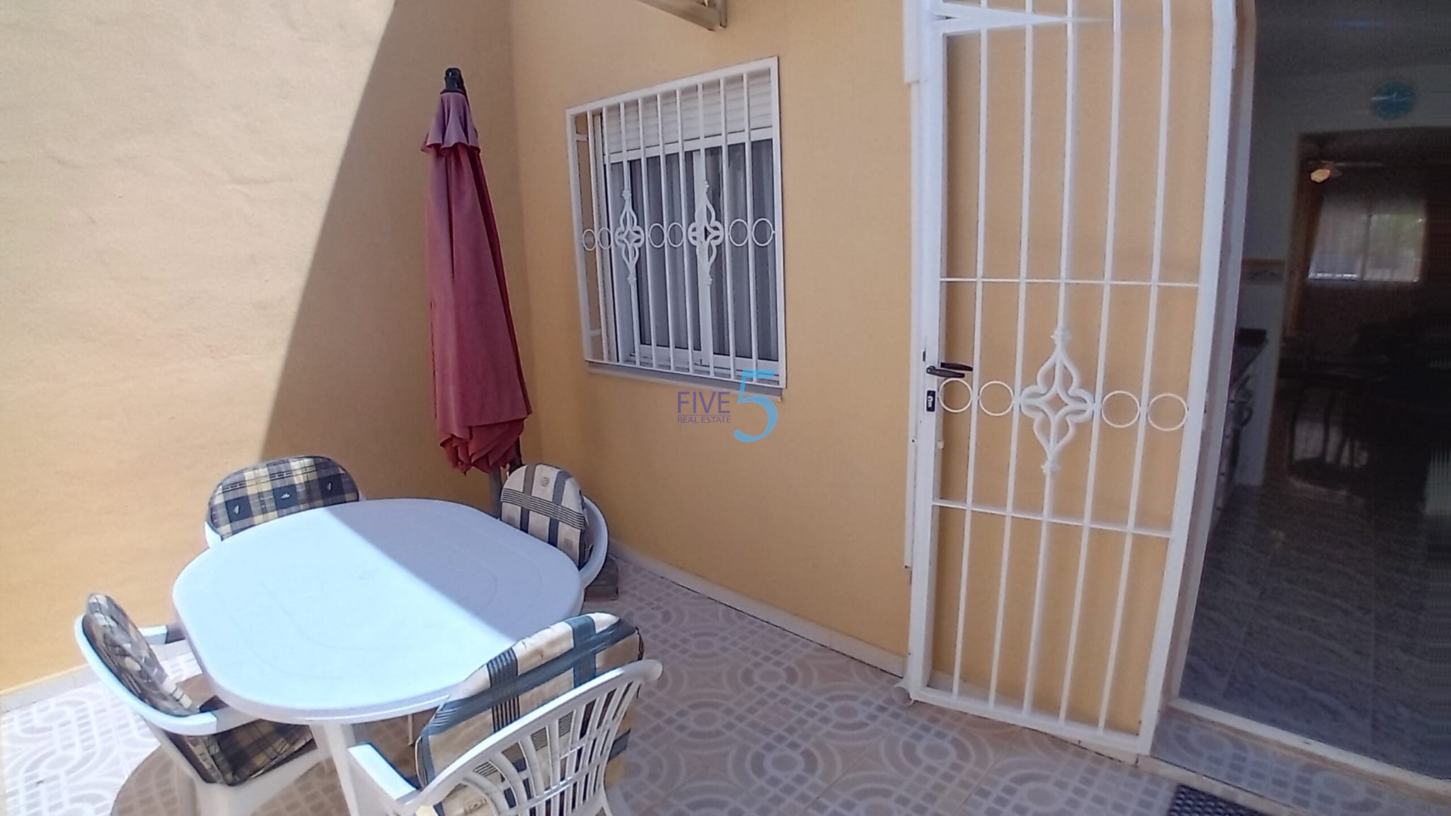 Adosada en venta en Alicante 13