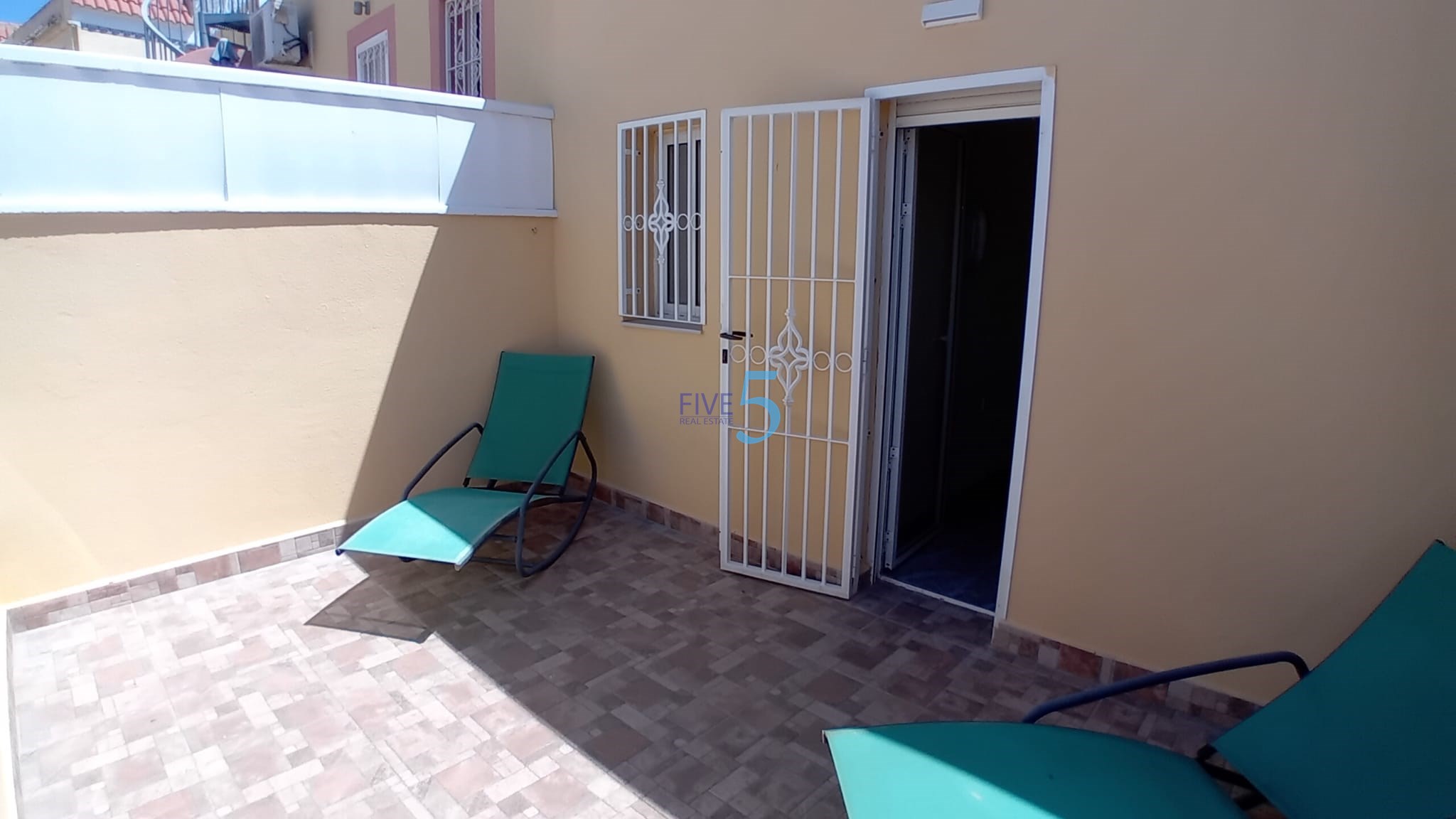 Adosada en venta en Alicante 23