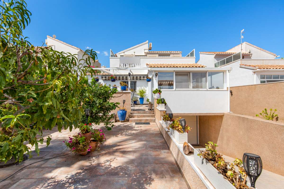 Villa à vendre à Alicante 2