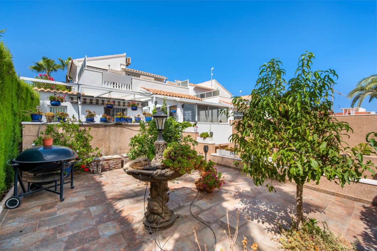 Villa à vendre à Alicante 3