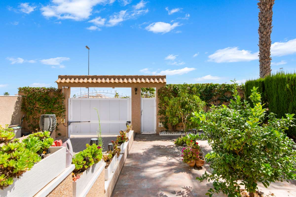 Villa à vendre à Alicante 32