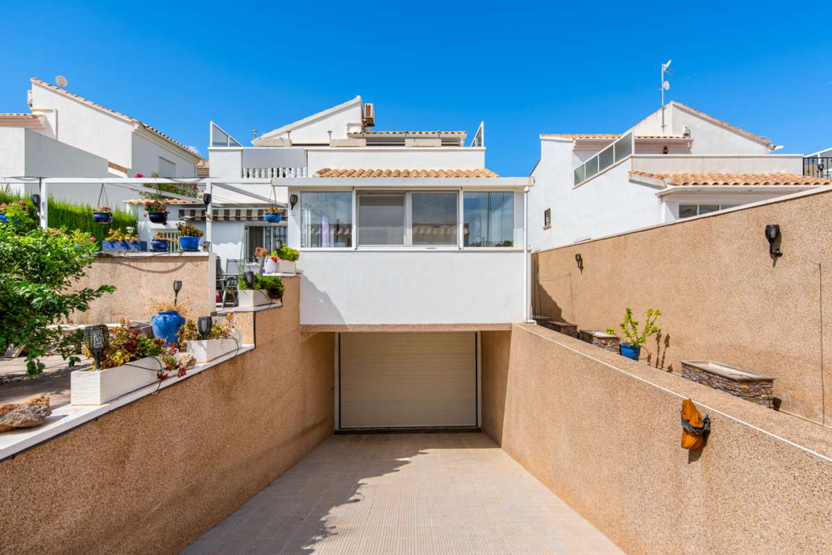 Villa for sale in Alicante 4