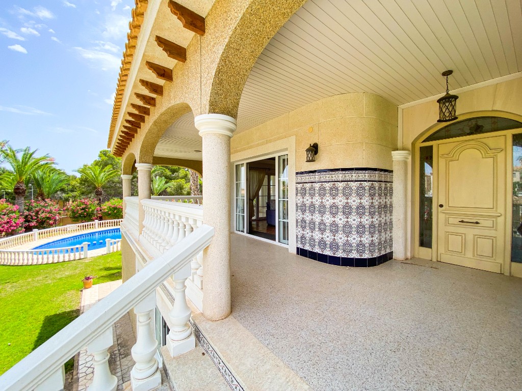 Villa for sale in The white villages of Sierra de Cádiz 44