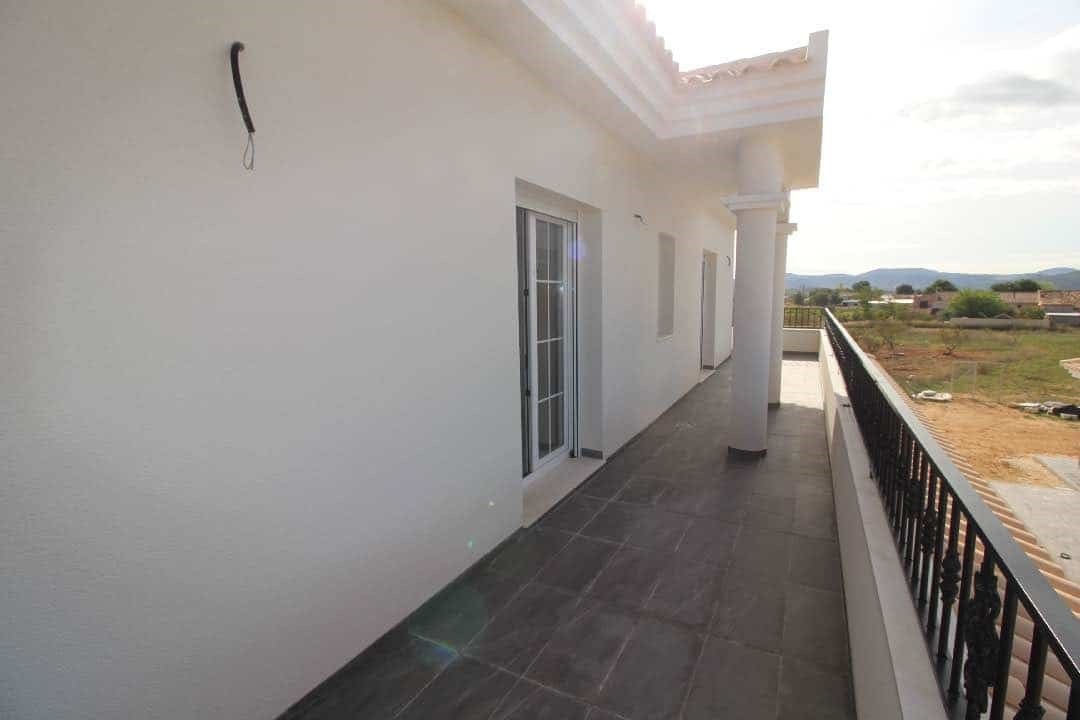 Villa te koop in Alicante 17