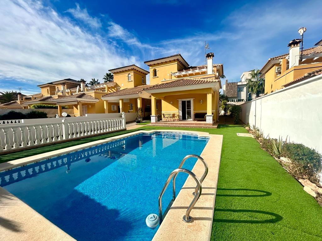 Villa for sale in Guardamar and surroundings 2